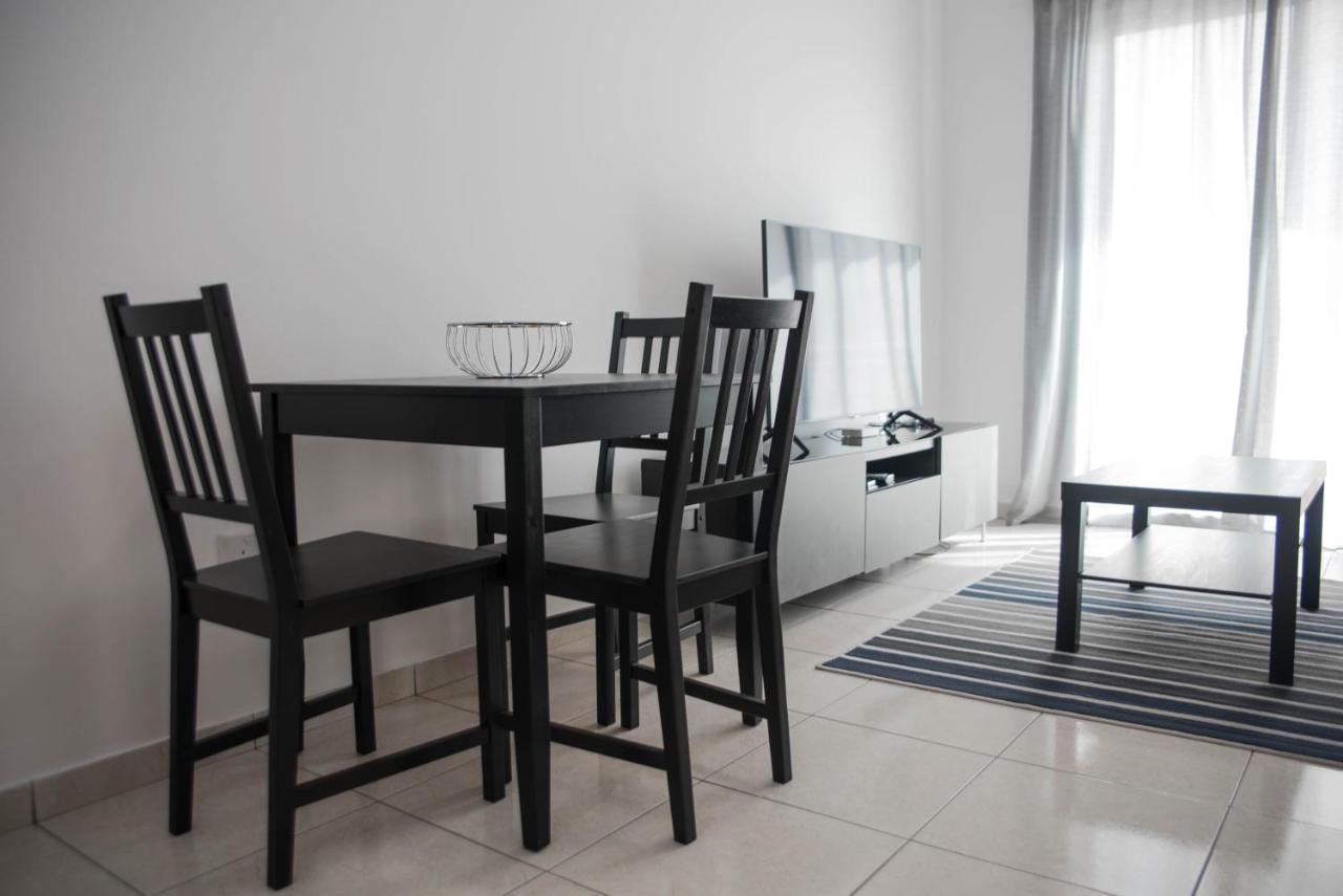 Renovated One Bedroom Apartment In Paphos With Pool Exterior photo