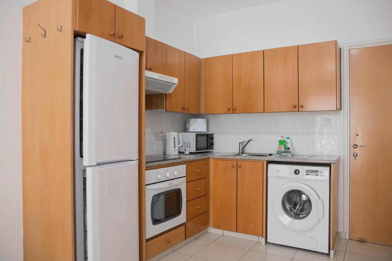 Renovated One Bedroom Apartment In Paphos With Pool Exterior photo